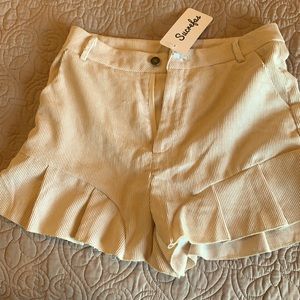 Corduroy shorts with ruffle, size M